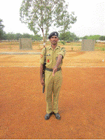 पत्र के साथ सलूट